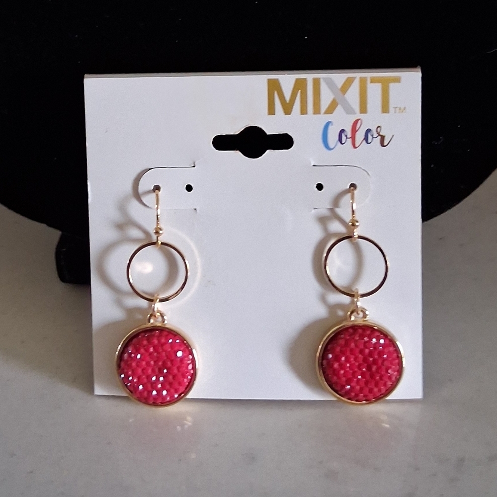 3 Piece Red and Goldtone Jewelry Ensemble - Picture 5 of 6